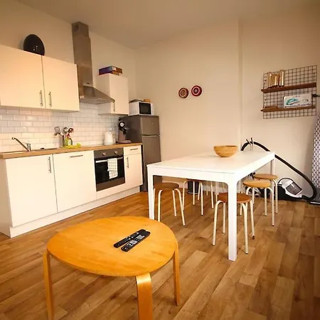 Duplex De 3 En Plein Centre - 82/3a 아파트